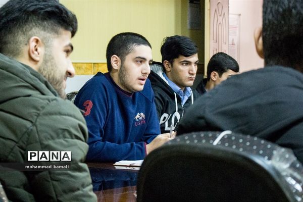 نشست اعضای شوراهای دانش‌آموزی محلات