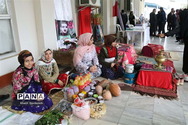 تجلیل از معلمان و دانش‌آموزان پژوهنده برتر مازندران