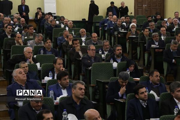 بازدید معاون استخدامی رئیس جمهور از شعبه پنجم سازمان تامین اجتماعی تبریز