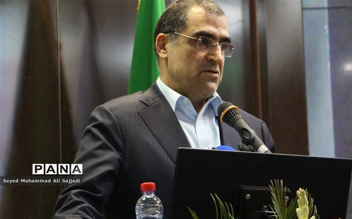 وزیر بهداشت به مدیران: برای اینکه خدمتگزار خوب مردم باشید، تئاتر ببینید
