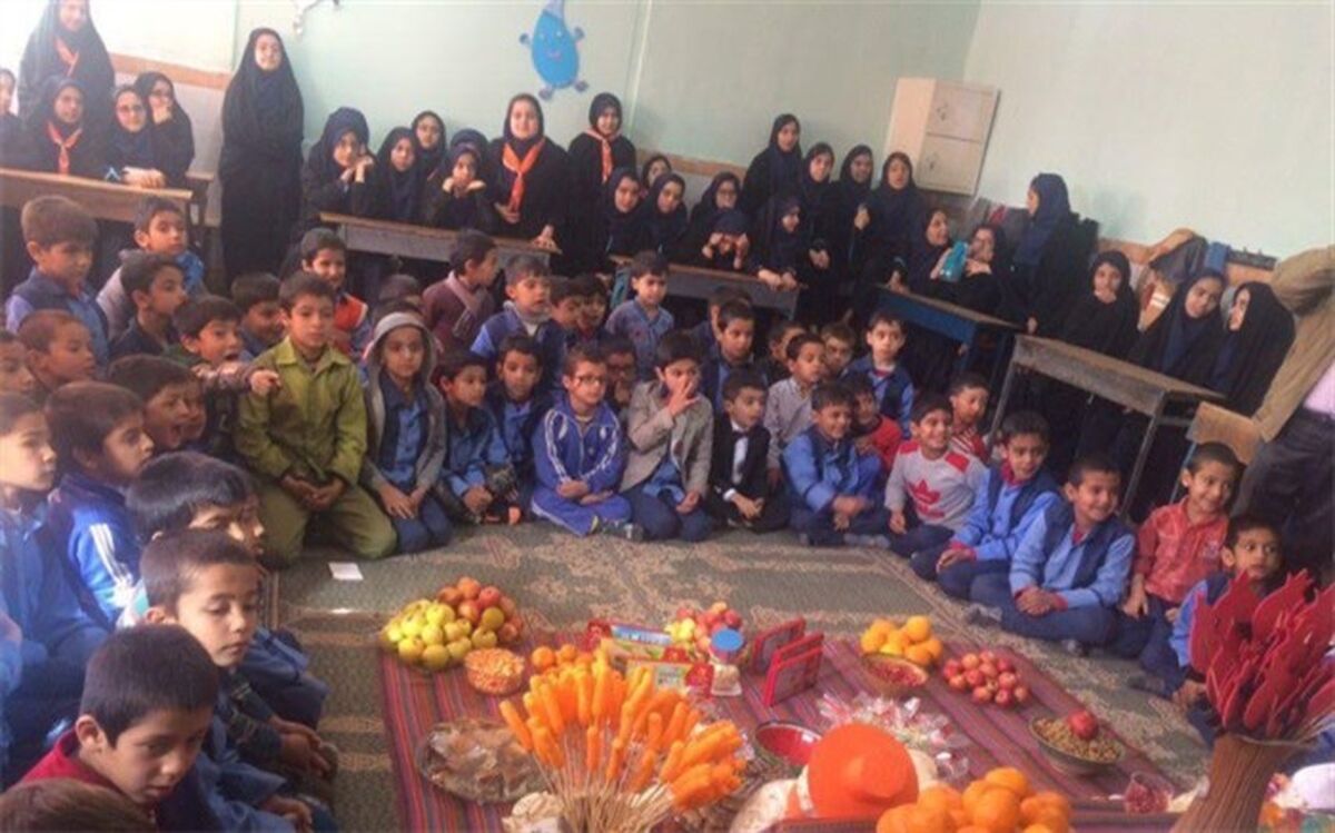 برگزاری جشن یلدا دبیرستان فرزانگان دوره اول در دبستان شهید ساقی