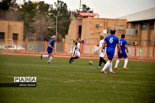 مسابقات فوتبال پیشکسوتان استان قم