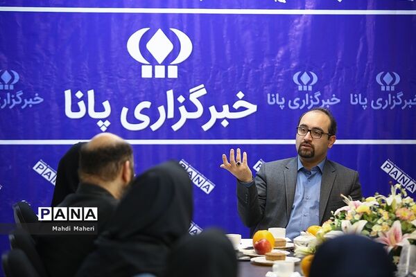 نشست بررسی و آسیب شناسی طرح ساماندهی مشاغل سیار