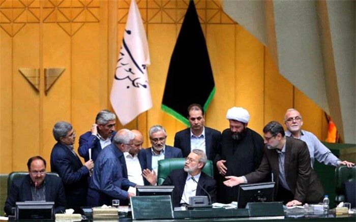 پاسخ نماینده مبارکه به شائبه‌های قومیتی و انتخاباتی استعفای جمعی نمایندگان  اصفهان