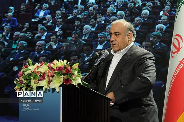 همایش تجلیل از خیرین مدرسه‌ساز در زلزله کرمانشاه