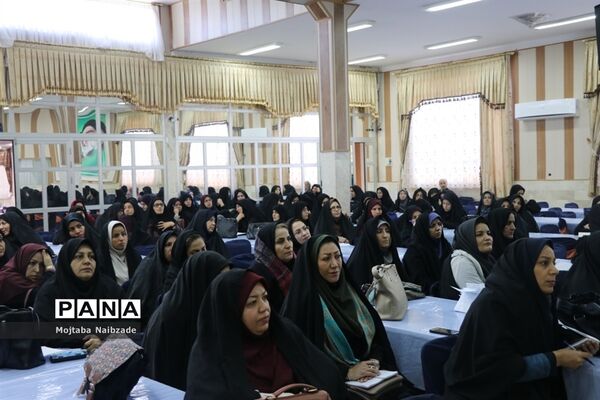 گردهمایی معاونان پرورشی مدارس قطب شهید شوشتری