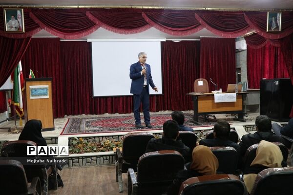 گردهمایی معاونان پرورشی مدارس قطب شهید شوشتری