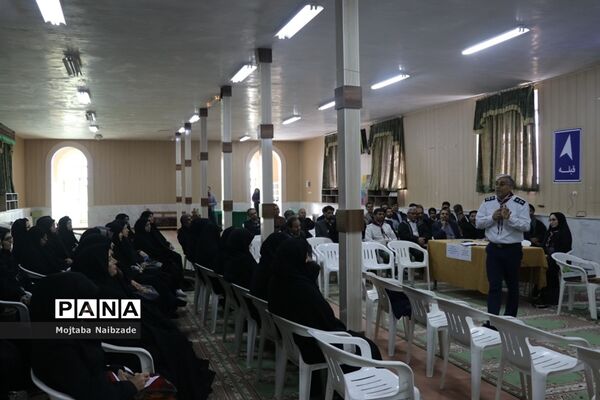 گردهمایی معاونان پرورشی مدارس قطب شهید شوشتری