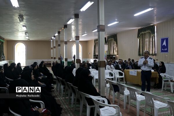 گردهمایی معاونان پرورشی مدارس قطب شهید شوشتری
