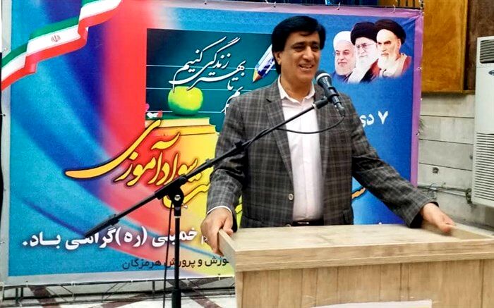 نیازمند تغییر رویکردها و روش ها در ریشه کنی بیسوادی هستیم