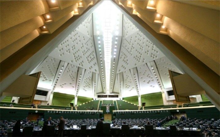 بهارستان در هفته جاری؛ آتش‌سوزی مدرسه زاهدان و حادثه علوم تحقیقات زیر ذره‌بین مجلس