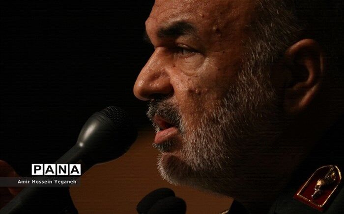 سردار سلامی: هرکجا با دشمن درگیر شدیم، قوی‌تر شدیم