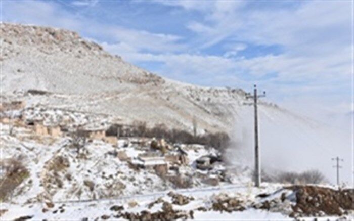 اتمام برق رسانی به روستا‌های بالای ۱۰ خانواردر شهرستان خوی