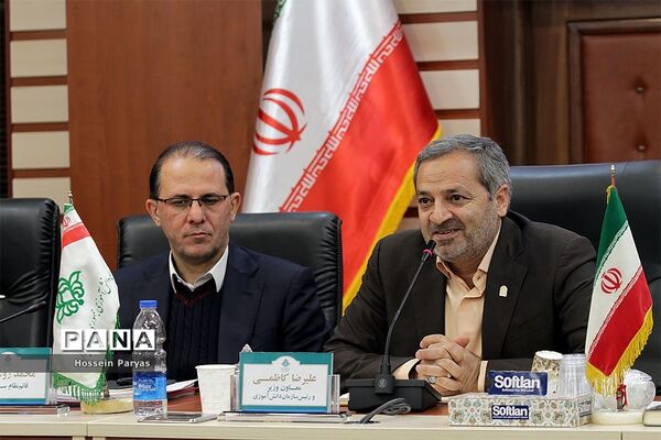 نشست هم‌اندیشی  مدیران ستادی و استانی سازمان دانش‌آموزی
