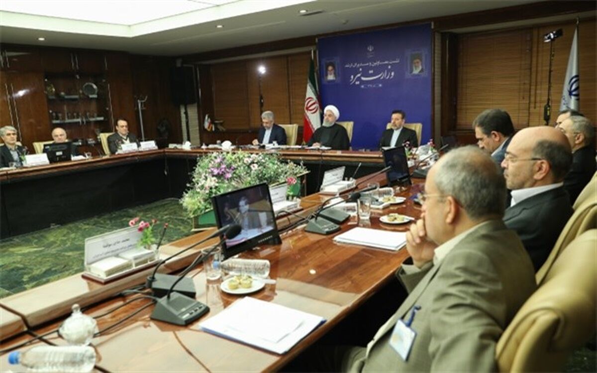 بازدید روحانی از مرکز ملی راهبری شبکه برق کشور