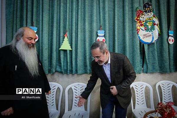 حضور سرزده وزیر آموزش و پرورش  در جشن سال نو دانش‌آموزان ارمنی