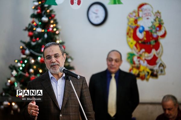 حضور سرزده وزیر آموزش و پرورش  در جشن سال نو دانش‌آموزان ارمنی