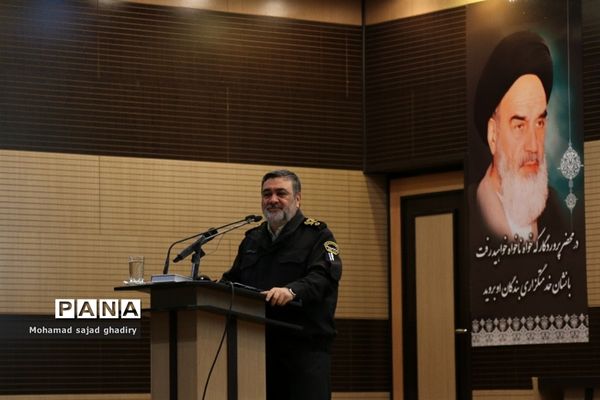 همایش عمومی فرماندهان، روسا و مدیران فرماندهی انتظامی تهران بزرگ