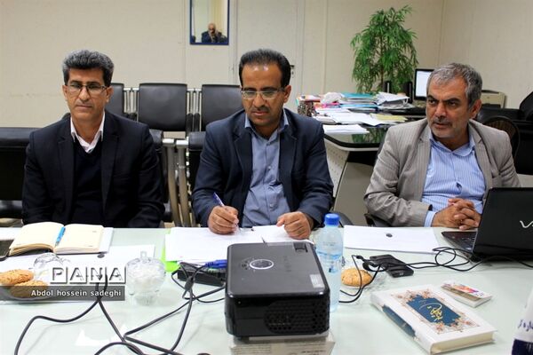 نشست تخصصی کار گروه زیر نظام تربیت معلم و تامین منابع انسانی استان بوشهر