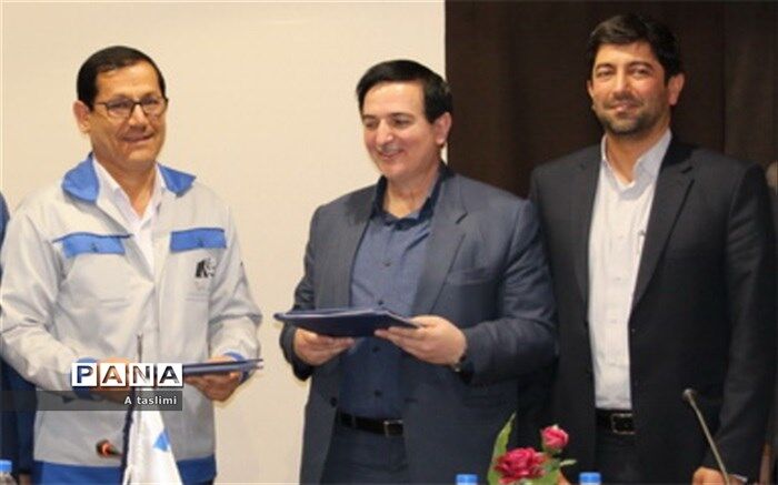 انعقاد دو قرارداد همکاری علمی، تحقیقاتی و پژوهشی دانشگاه کاشان با شرکت فولاد امیرکبیر