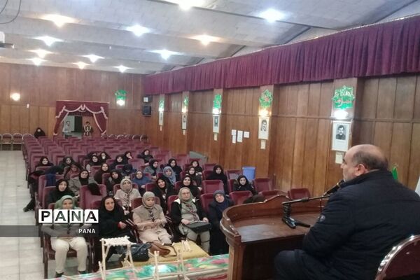 دوره آموزشی مربیان جدیدالورود و بازآموزی مربیان پیشتاز سازمان دانش‌آموزی