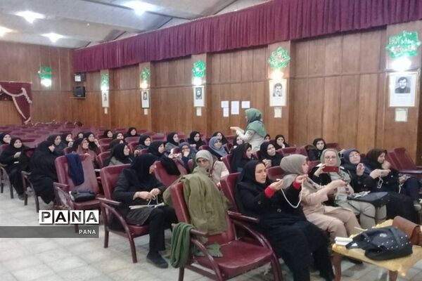 دوره آموزشی مربیان جدیدالورود و بازآموزی مربیان پیشتاز سازمان دانش‌آموزی