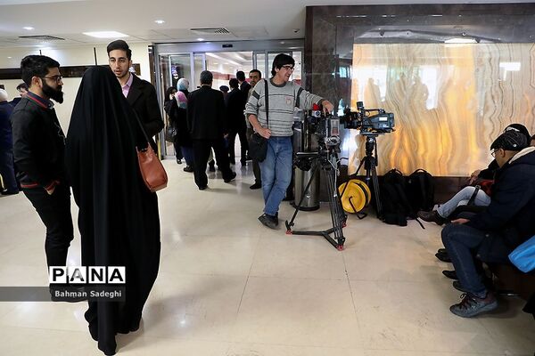 بیمارستان خاتم‌الانبیاء پس از اعلام خبر وخامت حال آیت‌الله هاشمی شاهرودی
