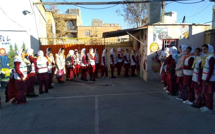 مدیریت دانش آموزی استان کردستان از دبستان آموزگار ناحیه یک سنندج تقدیر کرد