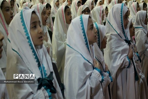 برگزاری جشن تکلیف دانش آموزی در مدارس ناحیه 1 همدان