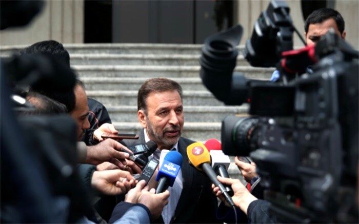واعظی: روحانی هنوز استعفای وزیر بهداشت را نپذیرفته است