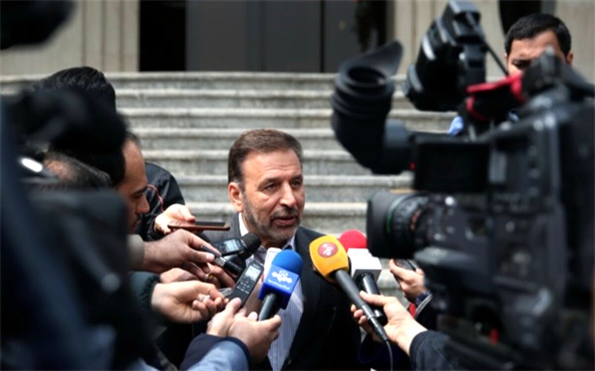 واعظی: روحانی هنوز استعفای وزیر بهداشت را نپذیرفته است
