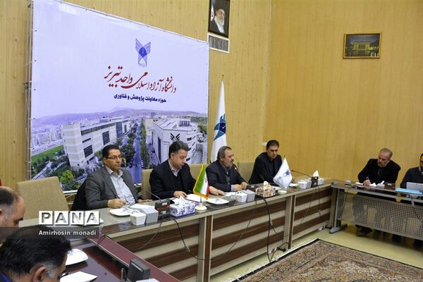 نشست مطبوعاتی رئیس دانشگاه آزاد اسلامی آذربایجان شرقی