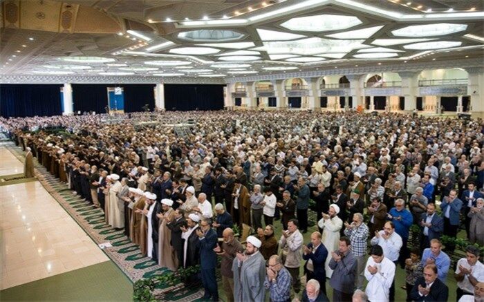 توضیحات  حاج علی اکبری درباره حذف نرده‌های نماز جمعه