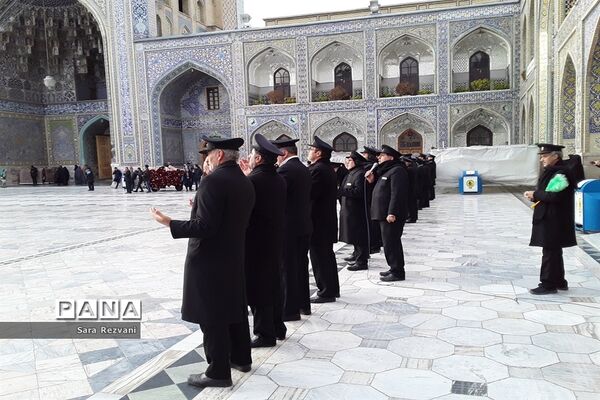 آئین سنتی غبارروبی محوطه حرم امام مهربانی‌هادر مشهد مقدس