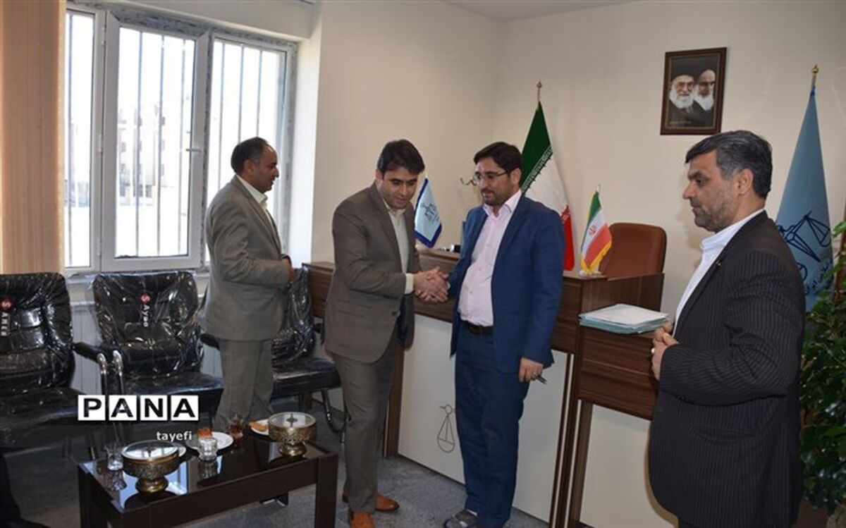 دیدار مدیرعامل شرکت عمران شهر جدید گلبهار با دادستان گلبهار