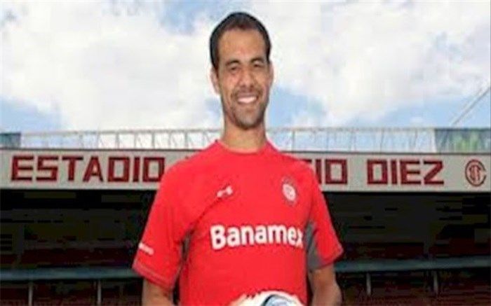 مهاجم ۱۹۲ سانتی‌متری در راه استقلال + عکس