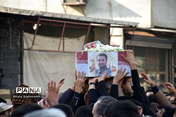 آیین تشییع پیکر شهید مدافع حرم علیرضا بریری در بابلسر