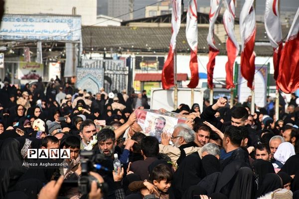 آیین تشییع پیکر شهید مدافع حرم علیرضا بریری در بابلسر