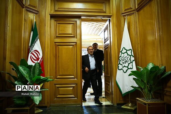 نشست مشترک شهرداران تهران در دوره انقلاب  شکوهمند اسلامی