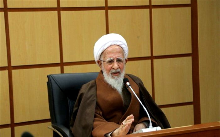 آیت الله جوادی آملی: بداخلاقی و غارتگری فرهنگی غده بدخیم جهان کنونی است