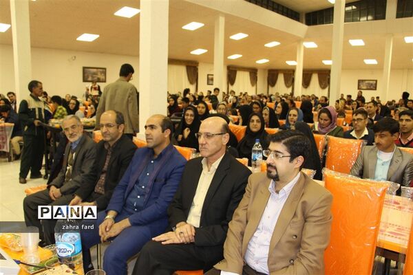 تقدیر از مقام پرستار توسط مسئولان شهرستان نی‌ریز