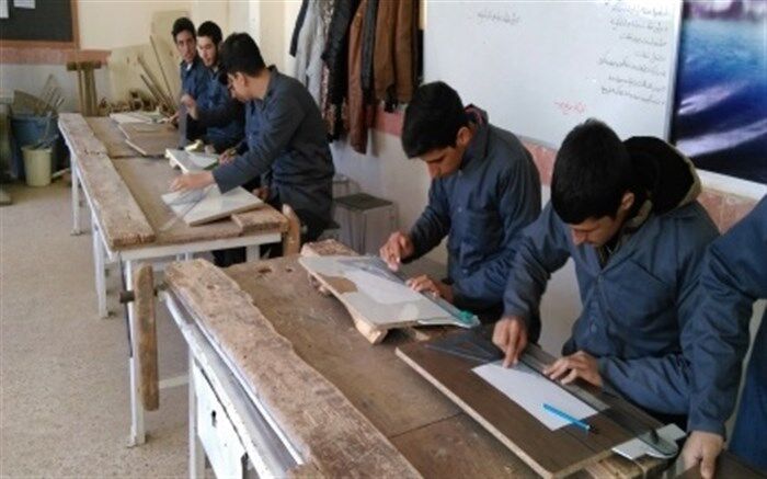 بستر سازی ارتباط هنرجویان هنرستان ها با بازار کار