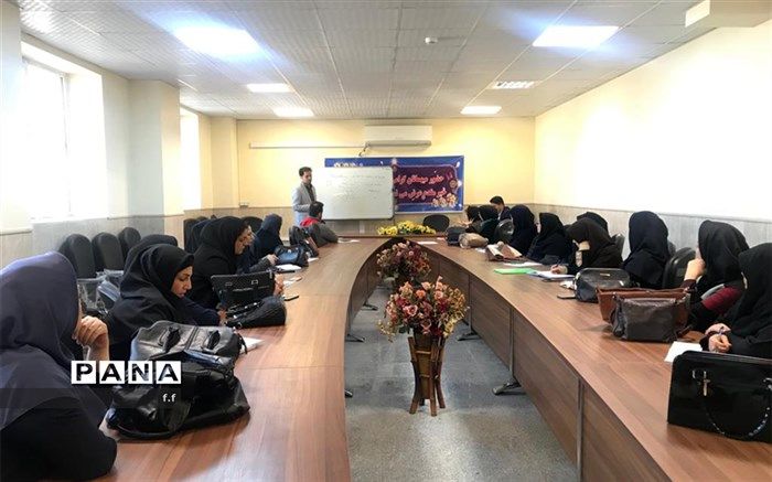 برگزاری کارگاه آموزشی خانواده درمانی ویژه مشاوران مدارس آبادان