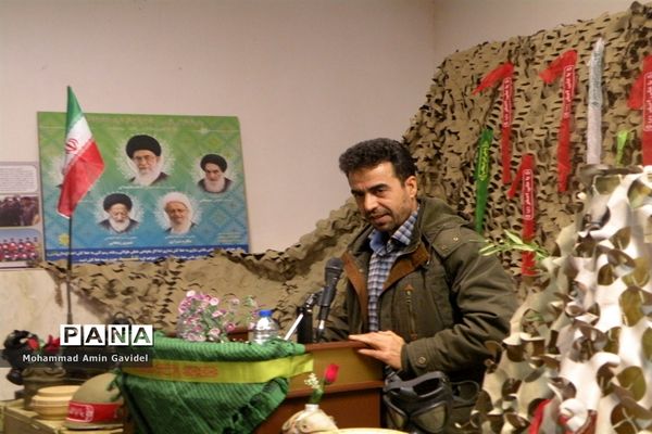 مراسم رونمایی وامضای کتاب سرباز کوچک امام