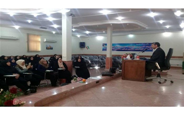 رئیس سازمان نهضت سوادآموزی: معلم و آموزش‌دهنده نقش بسیار مهمی در افزایش و ارتقای کیفیت آموزش دارند