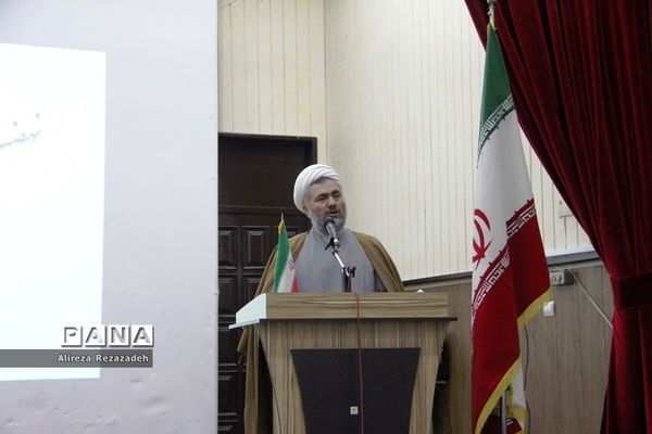 نشست روشنگری تبیین عملکرد 40 ساله انقلاب اسلامی و آشنایی با سبک زندگی ایرانی اسلامی در ارومیه