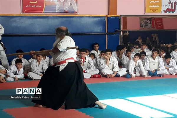 گردهمایی کاراته کاران در خانه کاراته ملارد