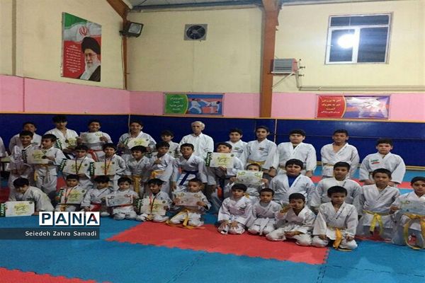 گردهمایی کاراته کاران در خانه کاراته ملارد