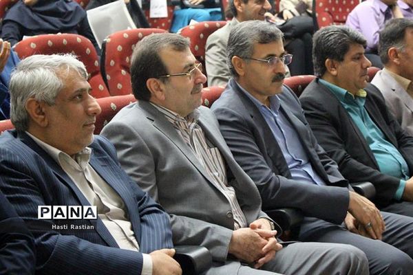 همایش تقدیر از برگزیدگان و فعالان چهارمین جشنواره نوجوان خوارزمی استان بوشهر -1