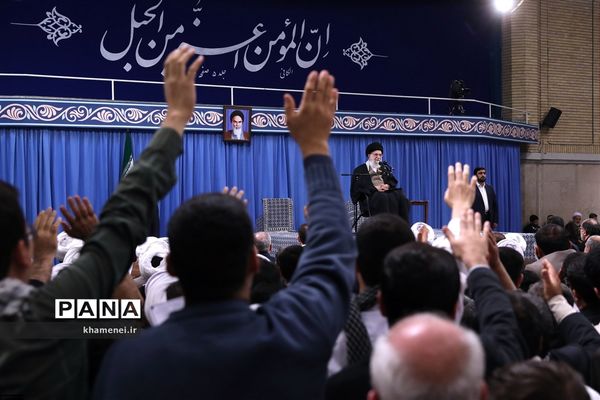 دیدار مردم قم با رهبر انقلاب اسلامی